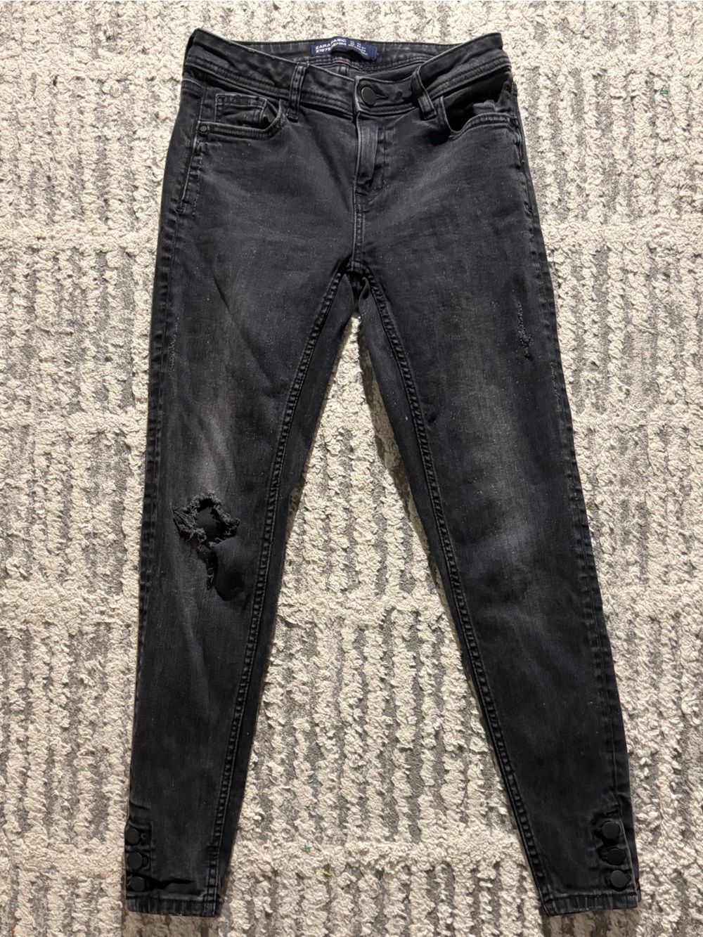 Zara basic black gray skinny distressed jeans button ankle size 2